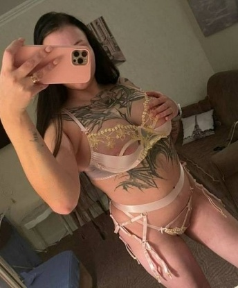 Красотка 👄
Я - индивидуалка, сочетающая в себе нежность и страсть 🌹 Со мной ты окунешься в мир наслаждения и приятных эмоций ❤️
Я опытная и знаю, как доставить удовольствие мужчине 🌟 В моих услугах входит все, что ты задумаешь: классический секс, оральные ласки, глубокий минет и многое другое 😏
Наши встречи пройдут в комфортной обстановке, никаких посторонних глаз 👀 Я живу в Москве и готова принять тебя у себя в уютной квартире 🏢
Мои фото полностью соответствуют действительности, а мои клиенты оставляют только положительные отзывы, которые ты можешь увидеть на моей страничке 💕
Звони мне, и я подарю тебе незабываемый опыт, который ты не сможешь забыть 🌙✨ Яна